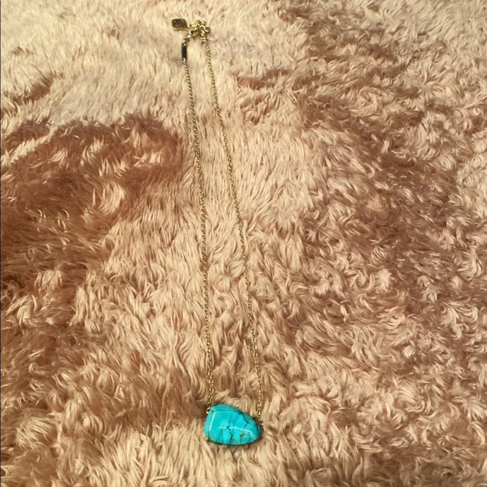 Kendra Scott necklace